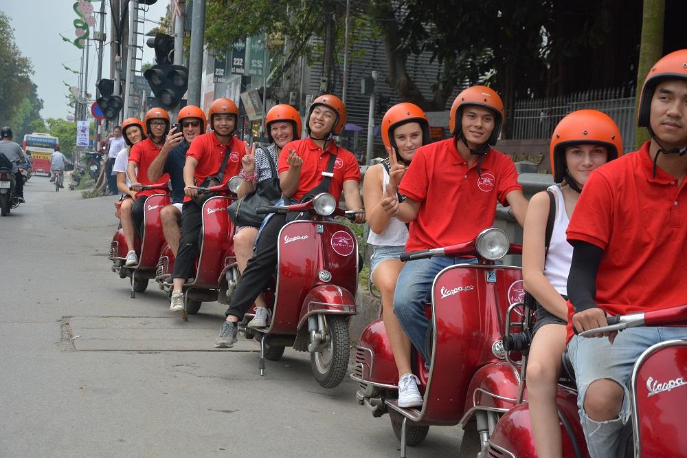 Hanoi Countryside Vespa Tour : Red River Delta & Co Loa Ancient Citadel