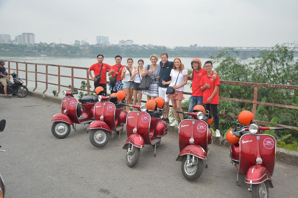 Hanoi Countryside Vespa Tour : Red River Delta & Co Loa Ancient Citadel