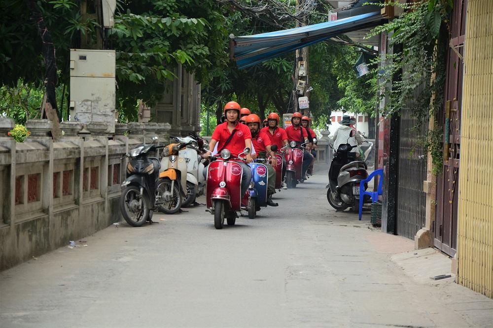 Hanoi Countryside Vespa Tour : Red River Delta & Co Loa Ancient Citadel