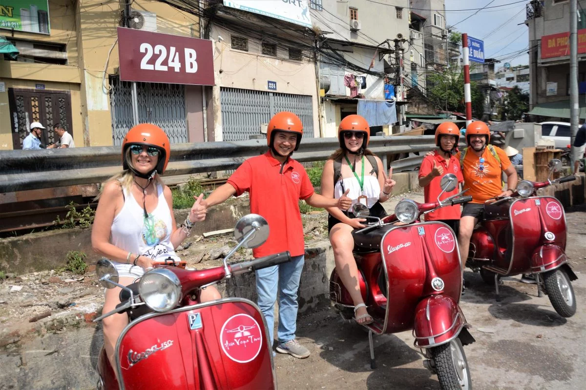 Hanoi Countryside Vespa Tour : Red River Delta & Co Loa Ancient Citadel