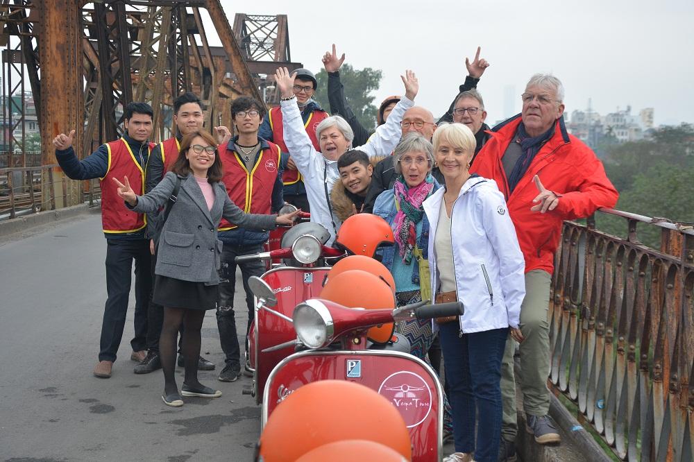 Hanoi Countryside Vespa Tour : Red River Delta & Co Loa Ancient Citadel