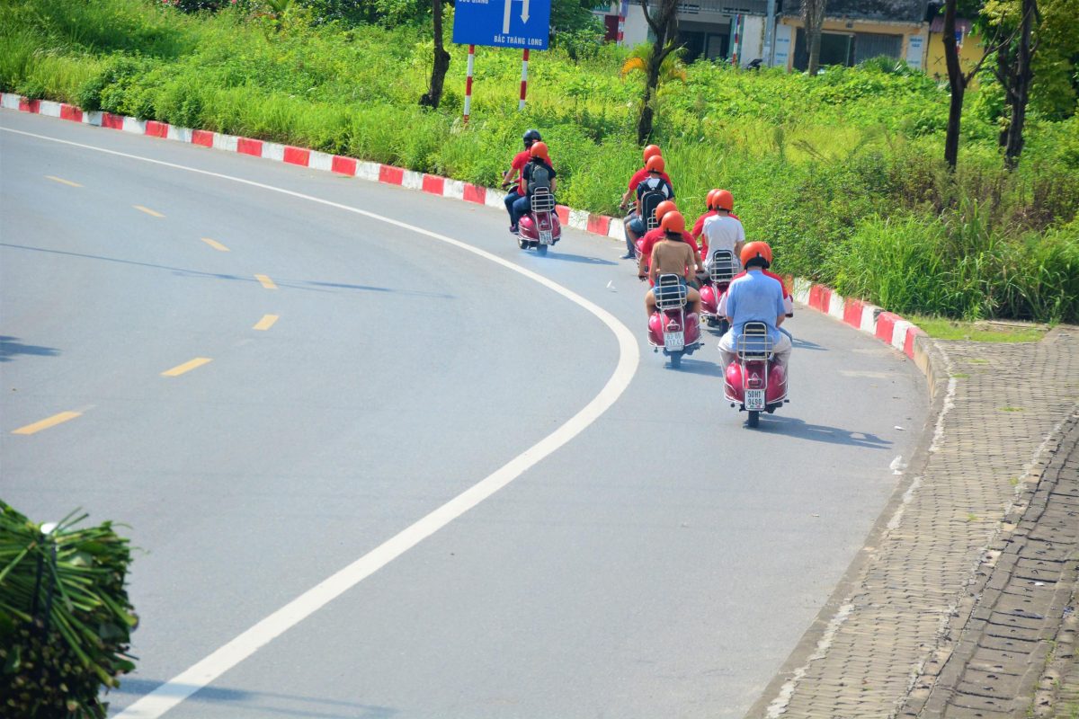 Hanoi Countryside Vespa Tour : Red River Delta & Co Loa Ancient Citadel