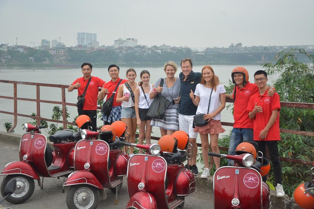 Hanoi Countryside Vespa Tour : Red River Delta & Co Loa Ancient Citadel