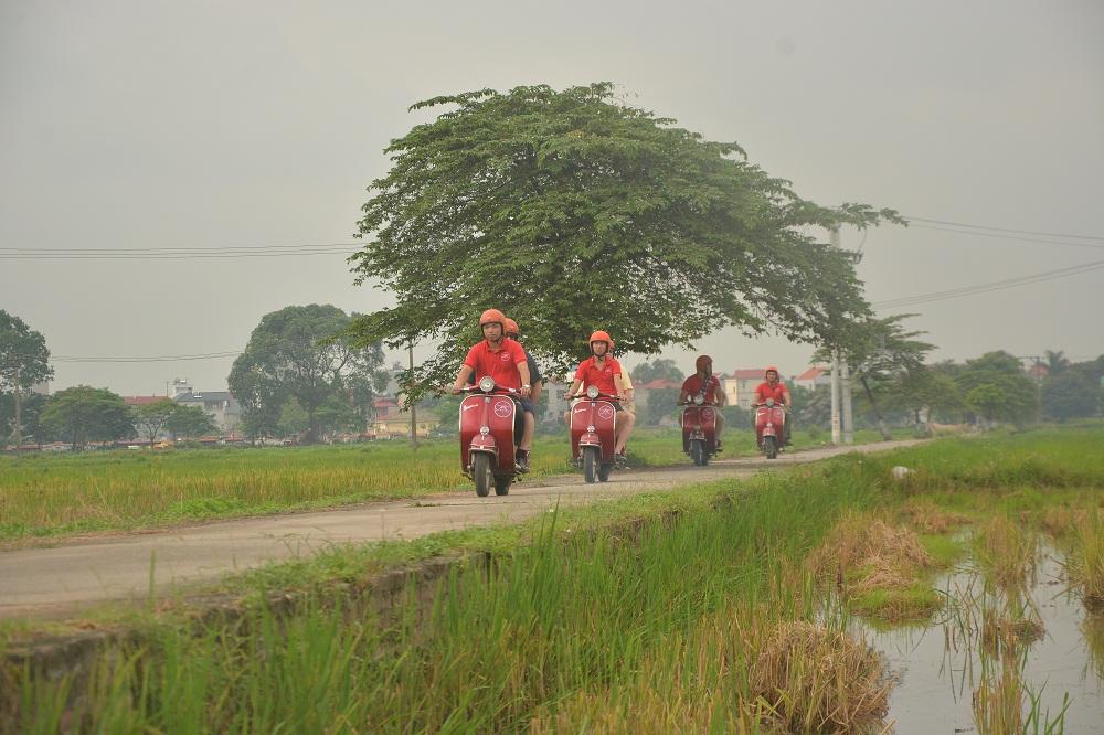 Hanoi Countryside Vespa Tour : Red River Delta & Co Loa Ancient Citadel