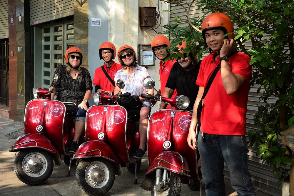 Hanoi Countryside Vespa Tour : Red River Delta & Co Loa Ancient Citadel