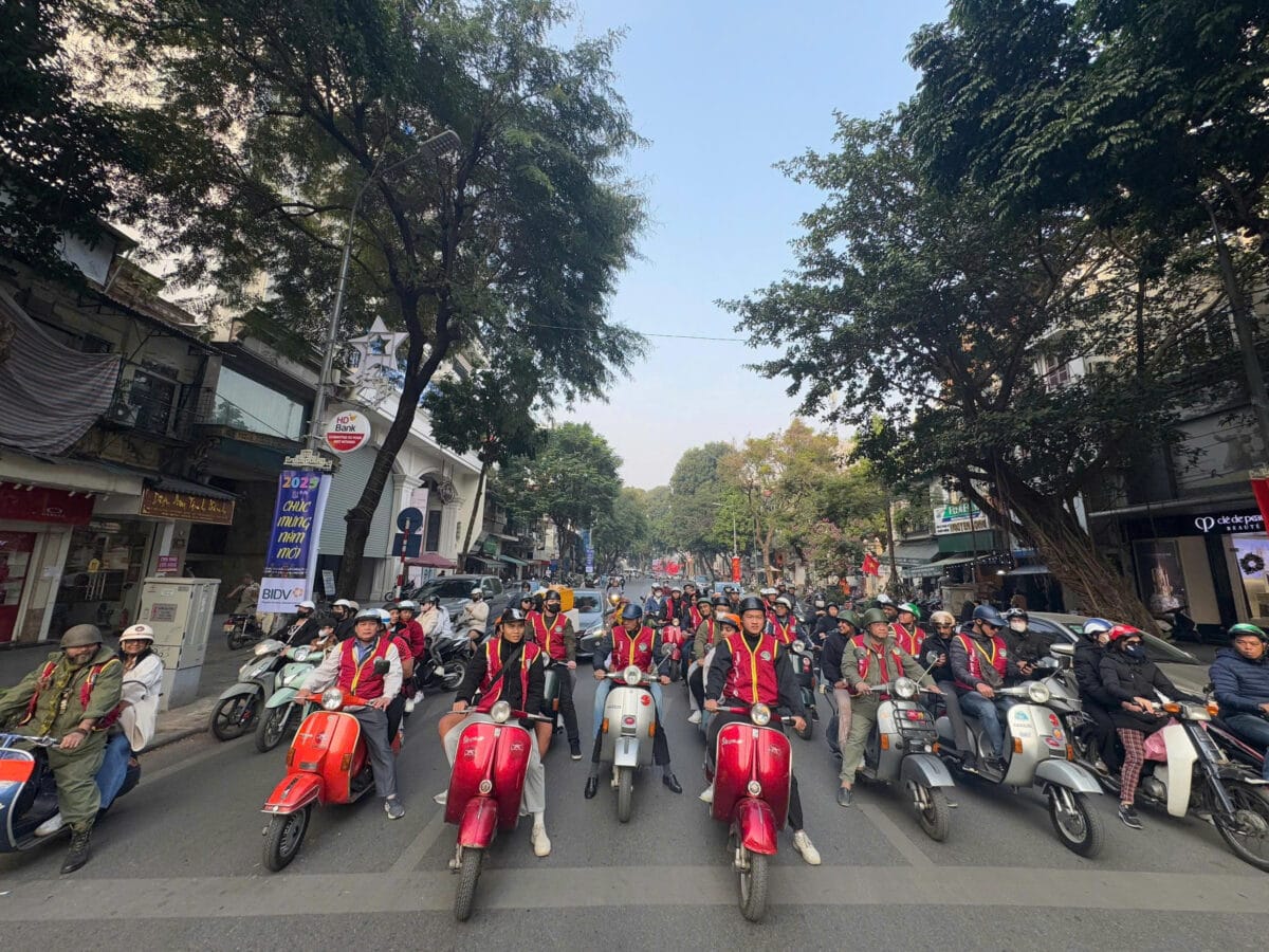 Hanoi Countryside Vespa Tour : Red River Delta & Co Loa Ancient Citadel
