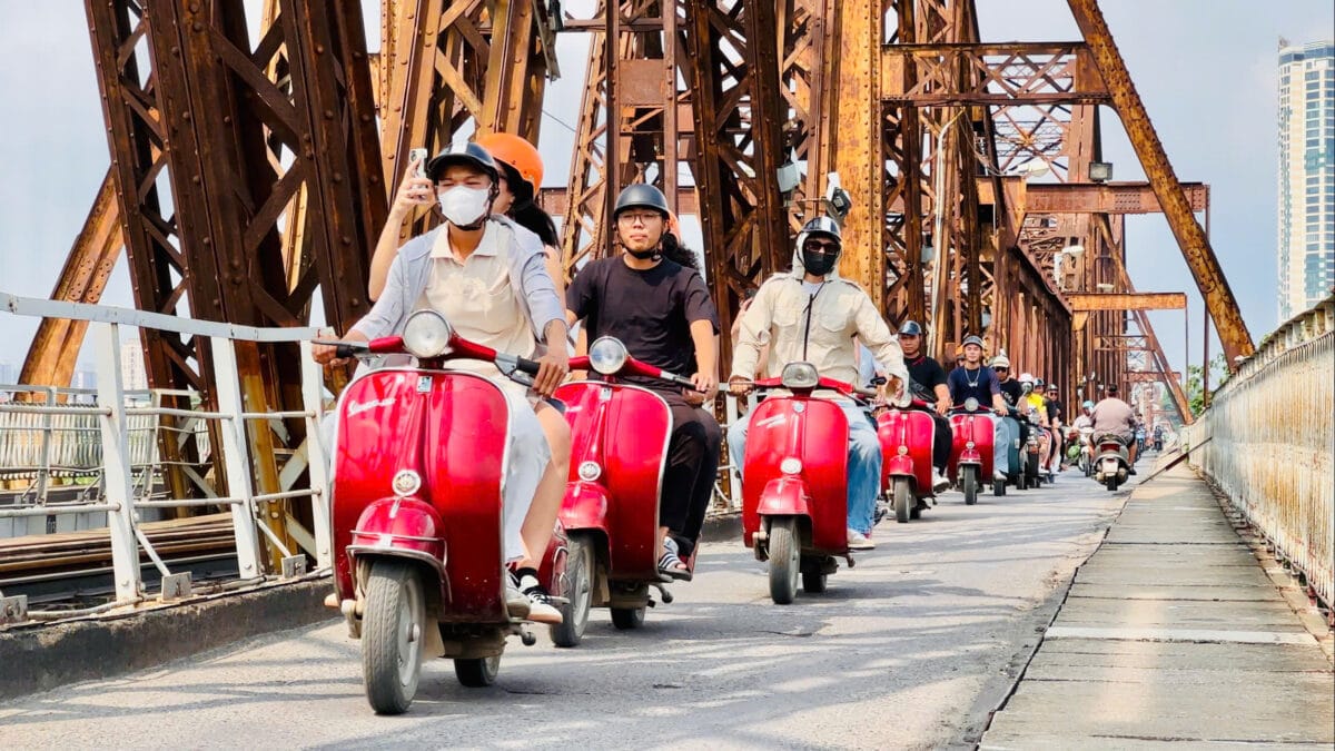 Hanoi Countryside Vespa Tour : Red River Delta & Co Loa Ancient Citadel