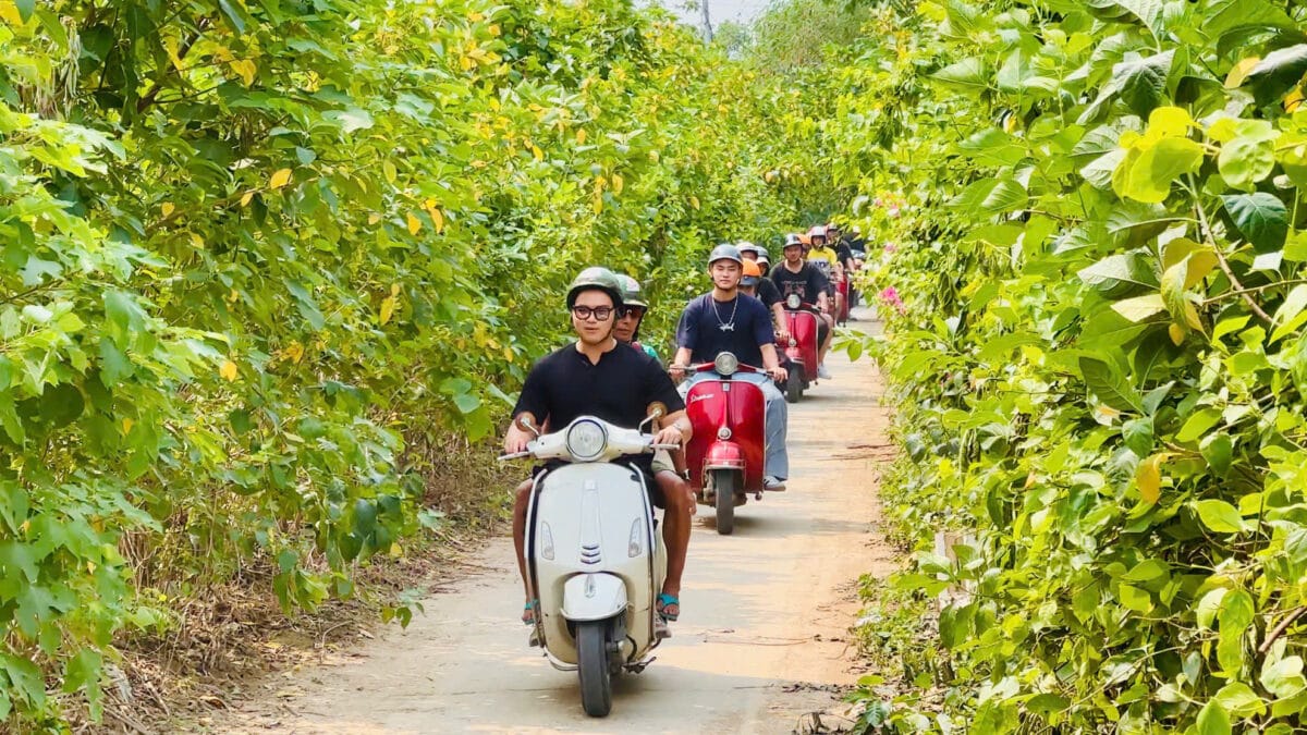 Hanoi Countryside Vespa Tour : Red River Delta & Co Loa Ancient Citadel