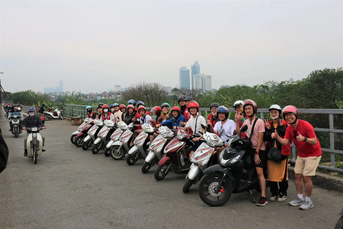 Hanoi Jeep Tours Led By Women: Hanoi City Jeep Tours By Vietnam People’s Army Legend Jeep