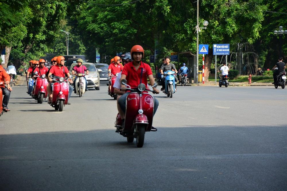 Hanoi Countryside Vespa Tour : Red River Delta & Co Loa Ancient Citadel