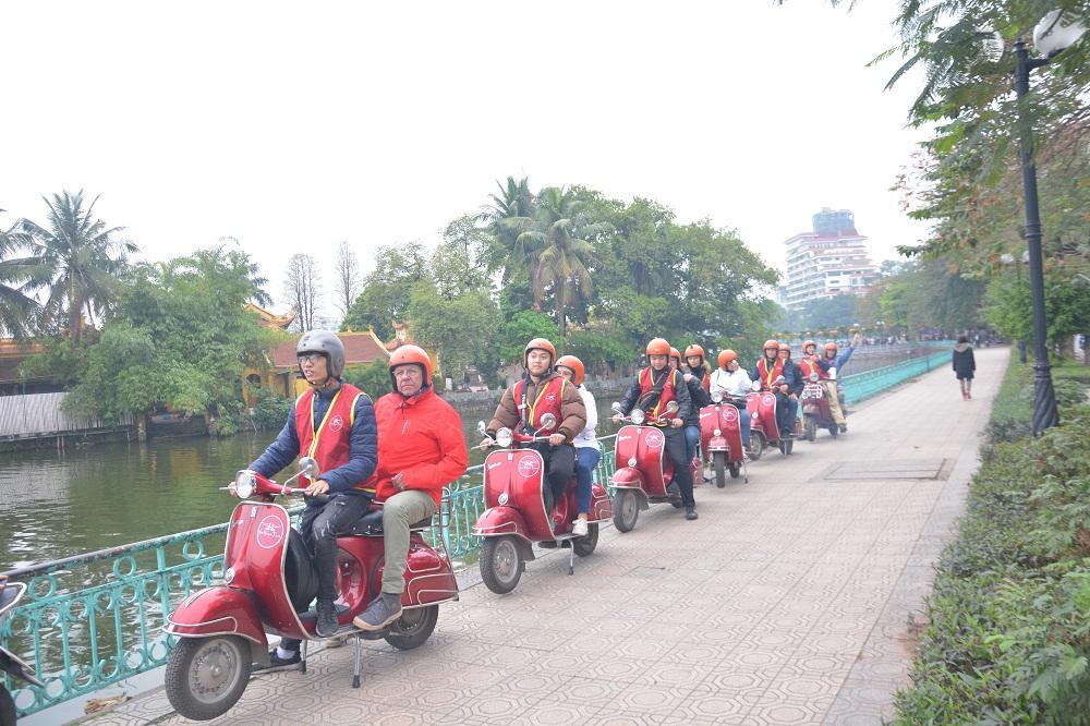 Hanoi Countryside Vespa Tour : Red River Delta & Co Loa Ancient Citadel