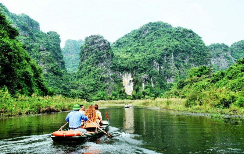  Ha Long 1 Day Luxury Tour By 17-seat Fuso Limousine