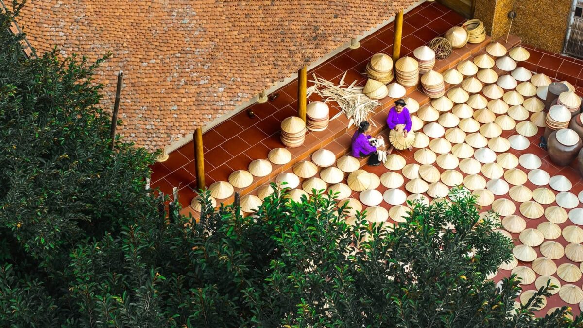 Hanoi Private Half Day Tour to Quang Phu Cau Incense Village and Chuong Conical Hat Village
