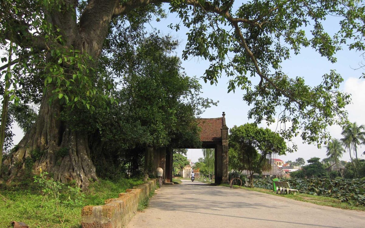 Hanoi Private Half Day Tour to Quang Phu Cau Incense Village and Chuong Conical Hat Village