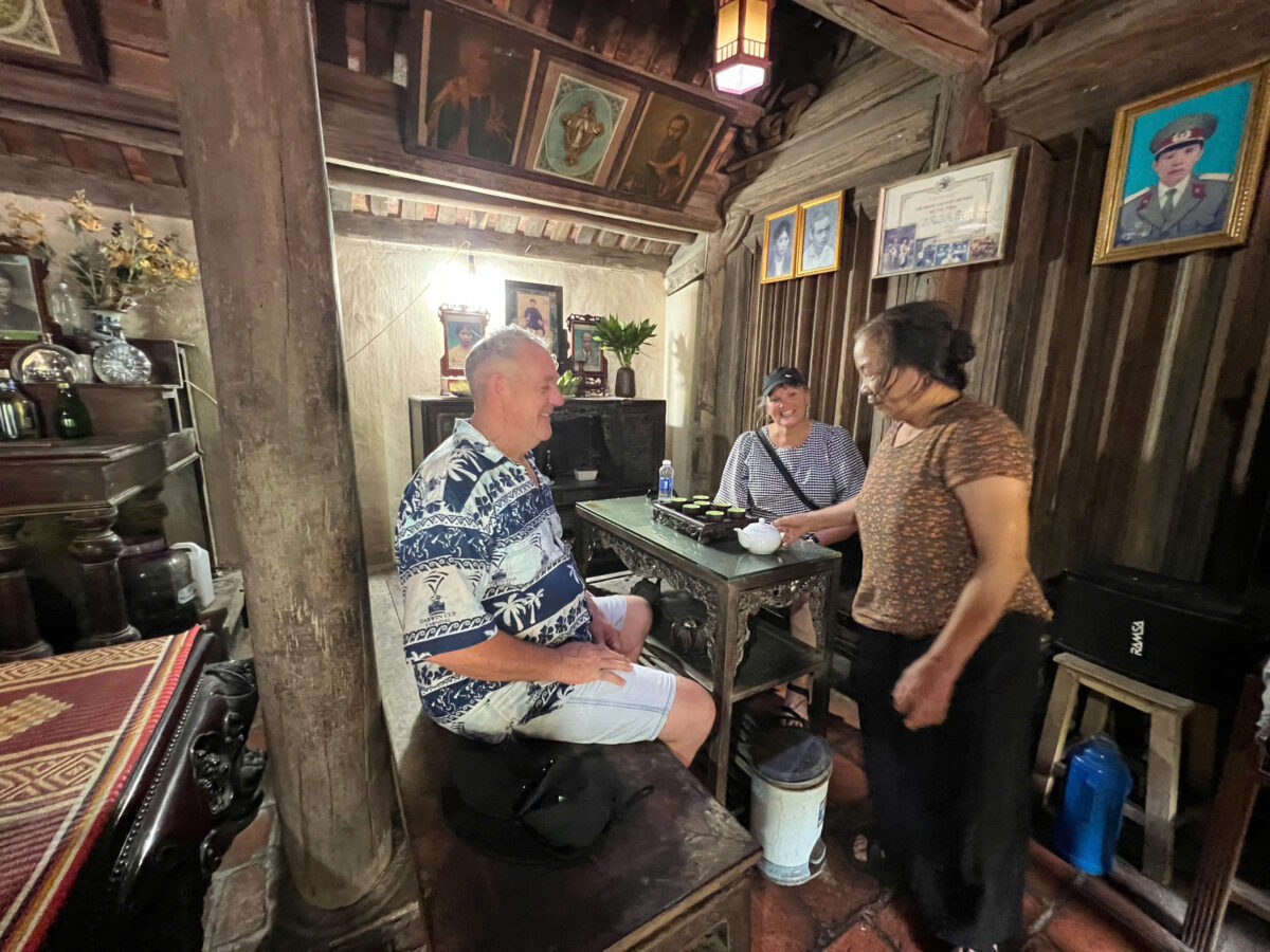 Hanoi Private Half Day Tour to Quang Phu Cau Incense Village and Chuong Conical Hat Village
